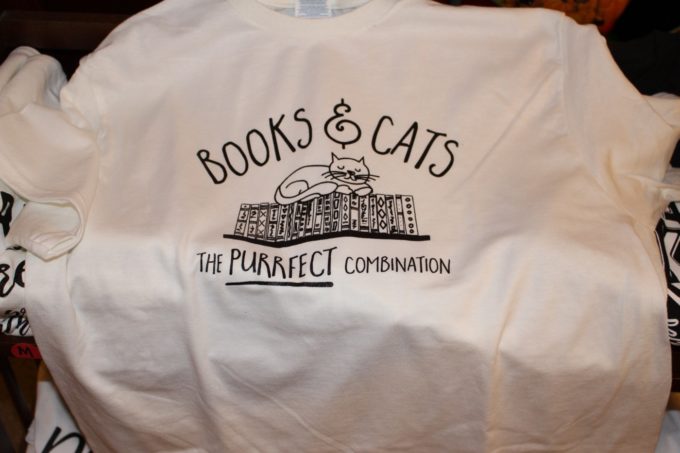 TEES FOR BOOKLOVERS!